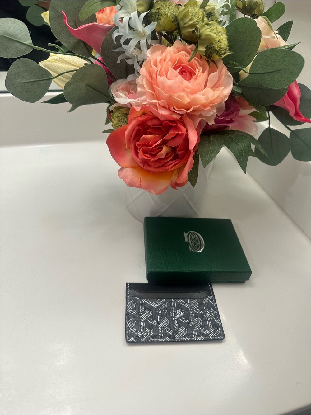 Goyard Gray and Black Signature Card Holder with Green Gift Box - Picture 3 of 3